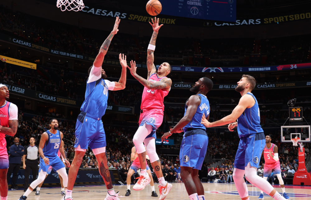  锡安暴力扣篮点燃全场，鹈鹕爆冷击败掘金